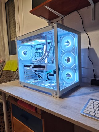 Ordenador Gaming Blanco con RGB