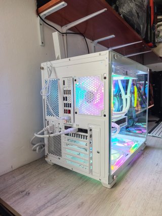 Ordenador Gaming Blanco con RGB