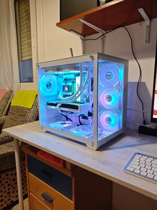 Ordenador Gaming Blanco con RGB
