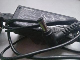 Cargador Toshiba 19V Portátil