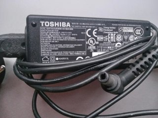 Cargador Toshiba 19V Portátil