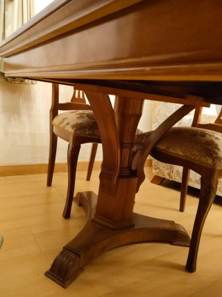 Conjunto mesa y sillas de madera