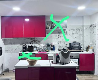 Muebles de cocina rojos y blancos