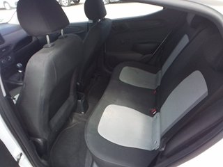 Hyundai i10 1.0 Essence 49 kW (67 CV)