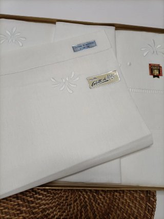 Juego Sábanas Lino Metis Bordado