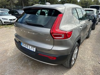 Volvo XC40 B3 G Momentum Pro Auto 120 kW (163 CV)