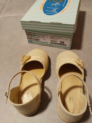Zapatos niña lino beige talla 28 ceremonia