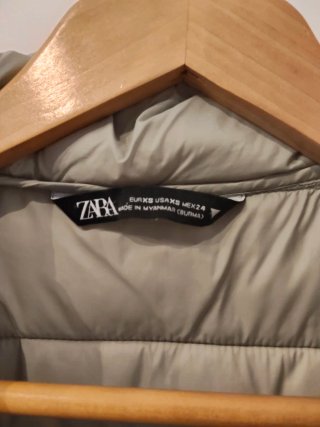 Chaleco acolchado Zara mujer gris