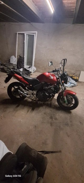 Honda CBF 600 Naked Roja