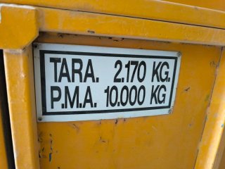 Remolque agrícola amarillo