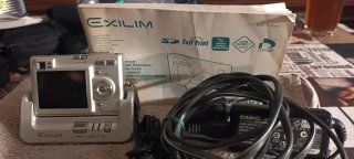 Cámara Casio EXILIM EX-Z4 Plata