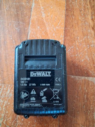 Caricabatterie e Batteria DeWalt 18V 1.5 ah