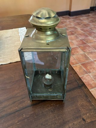 Farol antiguo de mesa dorado