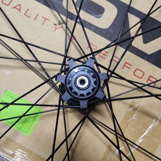 Rueda Delantera CZero Carbono 29 Lefty