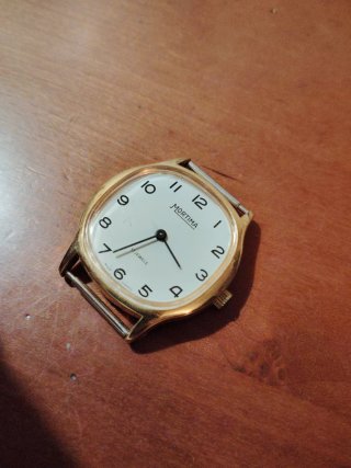Reloj Mortima Mecánico para repuestos.