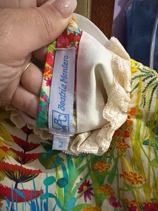 Vestido niña floral con volantes