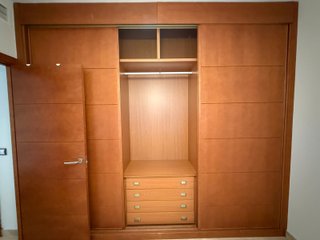 Armario empotrado de madera