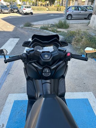 Yamaha XMAX 400
