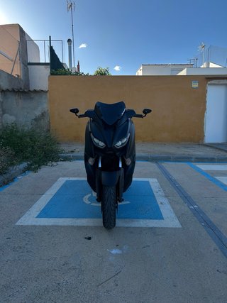 Yamaha XMAX 400