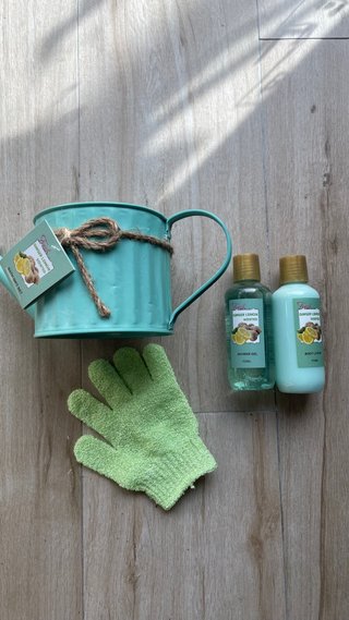 Set de Baño Regalo Lata Riego Jengibre Limón