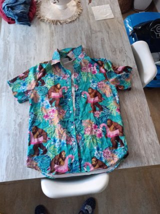 Camisa Hawaiana Bigfoot Flamenco