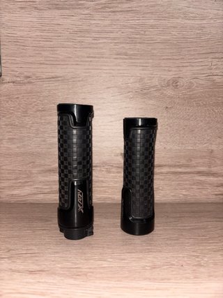 Puños de moto XADV negros ORIGINALES
