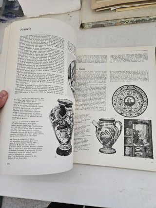 CERAMICA NEI SECOLI - Robert J. Charleston - Monda
