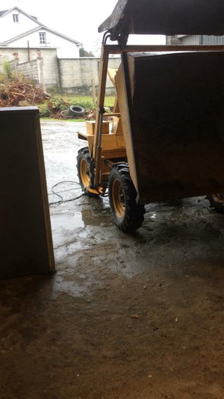 Dumper 4x4 autocargable