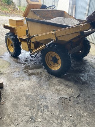 Dumper 4x4 autocargable