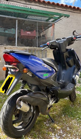 Yamaha Aerox Scooter Azul