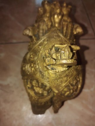 Figura de laton antigua. Y la vendo por 200 euros