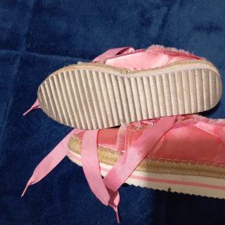 Zapatillas de mujer rosas con cordones