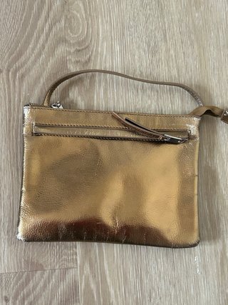 Bolsito bandolera dorado Parfois SOLO ENVIOS
