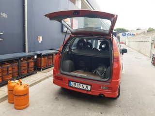 Mitsubishi Space Runner 2000