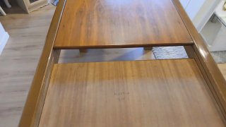 Mesa de comedor de madera
