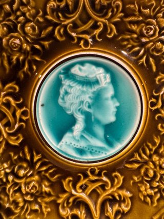Piatti in maiolica antichi Schramberg Villeroy & Boch, Germania, 1900