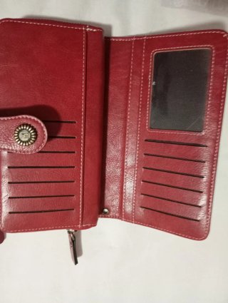 Dos monederos rojos