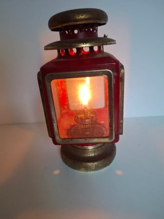 Linterna Antigua Roja