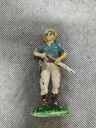 Figura de soldado de goma.