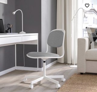 Silla giratoria de escritorio blanca