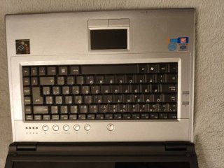 Portátil retro ASUS FL91 Pentium 4