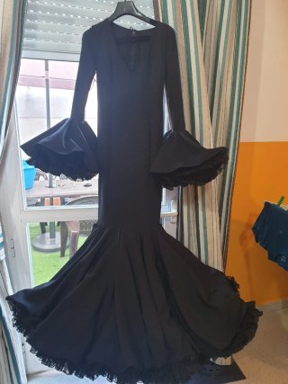 Traje de flamenca clavel