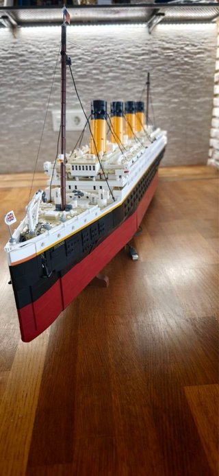 Titanic tipo LEGO con luces LED