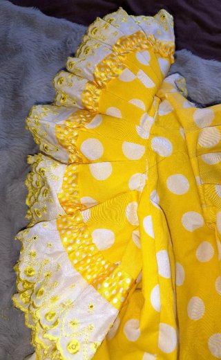 Vestido flamenco amarillo de mujer