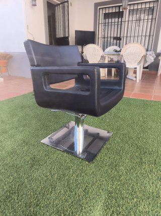 Sillón de peluquería negro