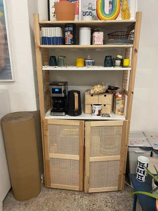 Estantería IVAR de madera y ratán