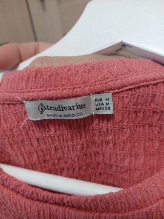 Blusa Stradivarius rosa talla XS