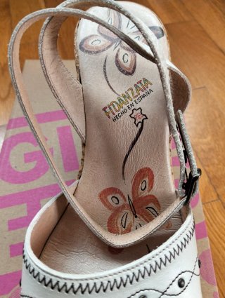 Sandalias cuña mujer MANZANITA beige