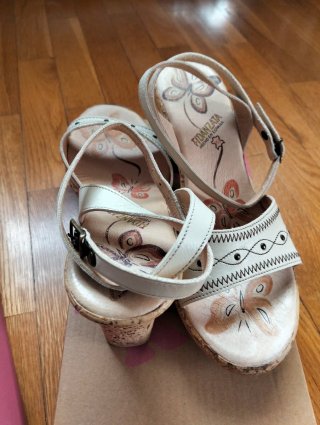 Sandalias cuña mujer MANZANITA beige