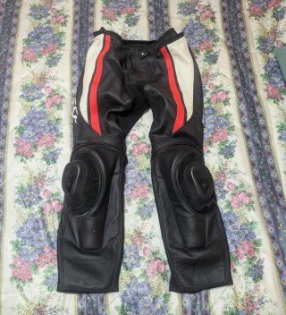 Mono Dainese Talla 50 Dos Piezas